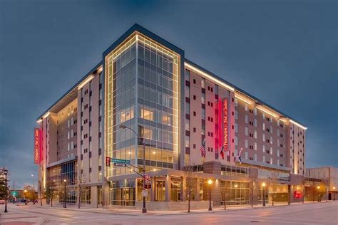 hampton inn and suites downtown.